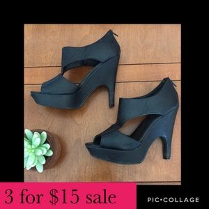 Sexy black heels! 👠